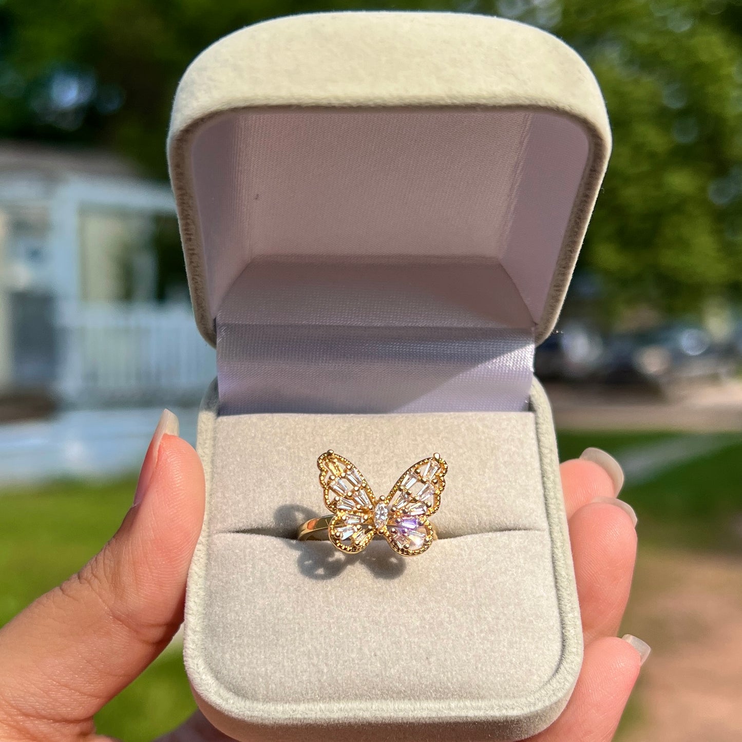 Mariposa Delicada Resizable Ring (Read Description)